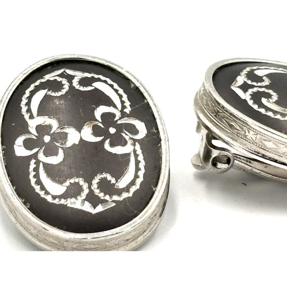 VINTAGE WHITING &‎ DAVIS Ornate Applied Filigree Earrings - Picture 2 of 12